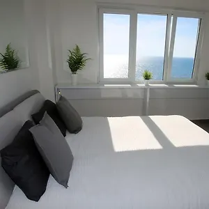 White Luxury , Sarandë Albanië